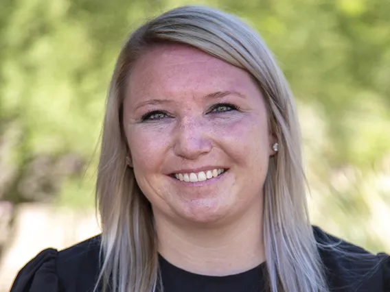 Emily Schottler Headshot