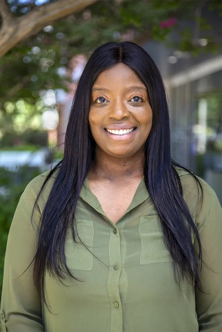 Gizelle Gilbert Headshot